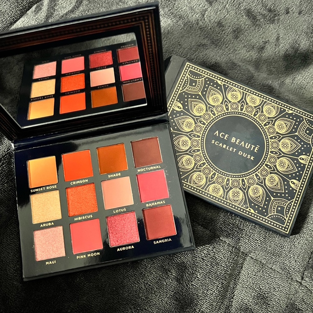 Ace Beaute Scarlet Dusk palette